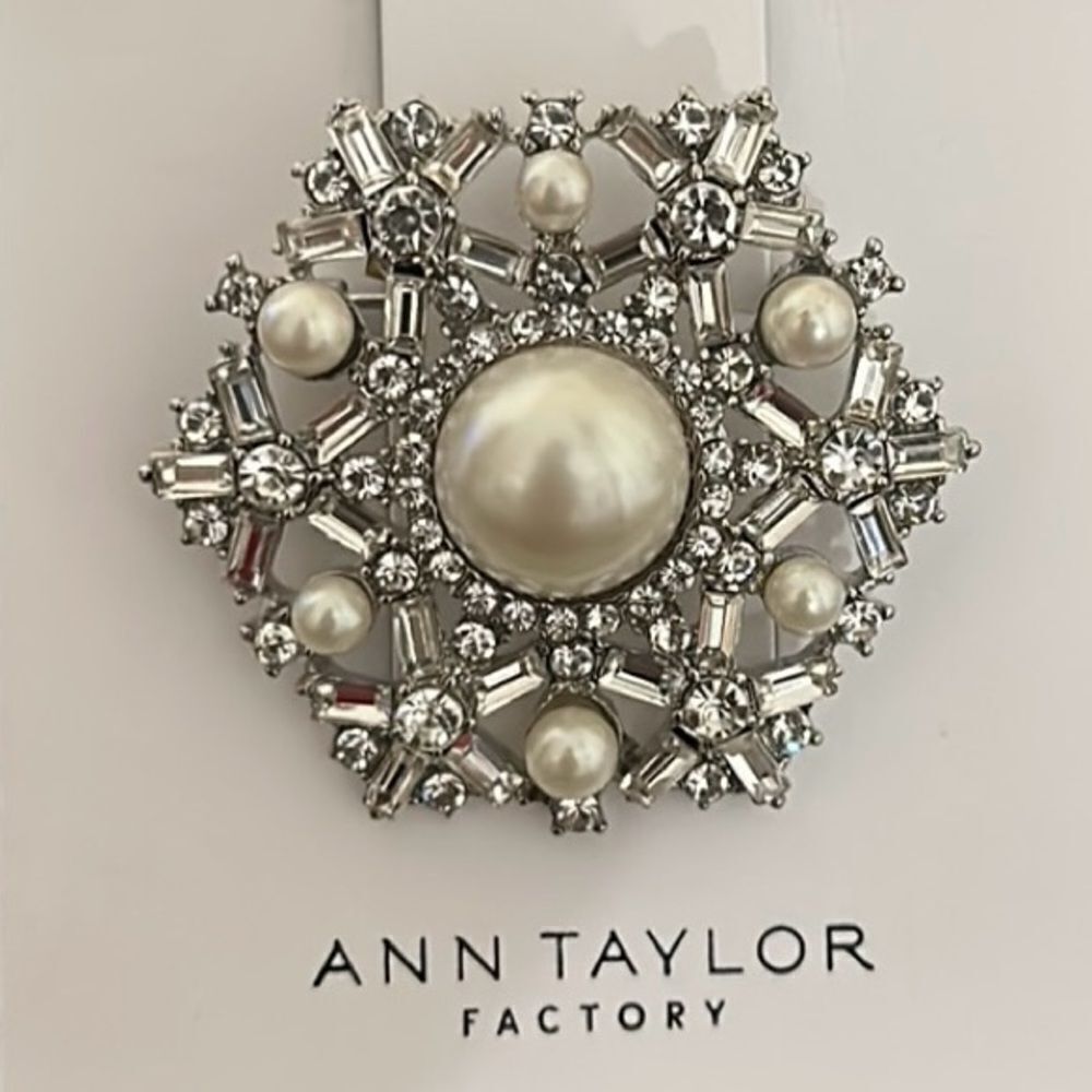 Ann Taylor Silver Tone Rhinestone Faux Pearl Snowflake Brooch